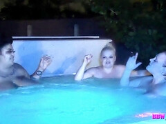 Wohlbeleibte schöne frauen, Grosser arsch, Grosse titten, Hardcore, Selbstgemacht, Lesbisch, Flotter dreier