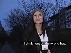 Morena, Checa, Pov, Público