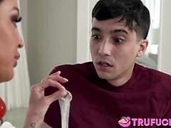 Grosser arsch, Blasen, Milf, Mutti, Zierlich, Pov, Realität, Taboo