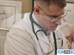 Anal, Verga grande, Mamada, Médico, Gay, Latina, Chupando, Adolescente