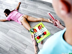 18 jaar, Grote lul, Pijpbeurt, Bruinharig, Hondjeshouding, Natuurlijke tieten, Tiener, Tieten likken