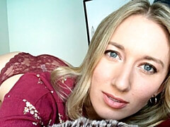 Leie, In den arsch, Grosser arsch, Blondine, Fingern, Masturbation, Milf, Entkleiden