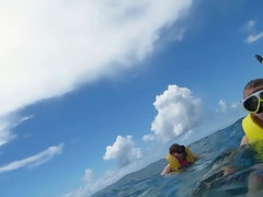 Arsch, Grosser arsch, Bikini, Blasen, Fussjob, Pov, Rasiert, Titten