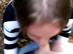 Enthousiasteling, Pijpbeurt, Brits, Sperma shot, Sperma in gezicht, Openbaar, Zuigen, Slikken