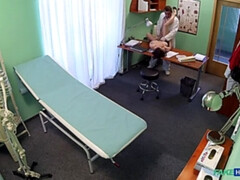 Arsch, Betrug, Paar, Arzt, Hundestellung, Handjob, Krankenschwester, Büro