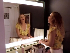 Dichtbij, Seksspeelgoed, Eerste keer, Likken, Orgasme, Tiener, Tieten likken, Vibrator