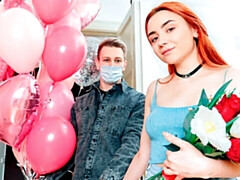 Gros cul, Grosse bite, Gros seins, Sucer une bite, En levrette, Rousse roux, Maigrichonne, Adolescente