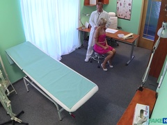 Bad, Besamung, Hundestellung, Fingern, Lecken, Krankenschwester, Arsch lecken, Spanner