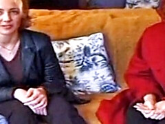 Leie, In den arsch, Doppelpenetration, Interrassisch, Rotschopf, Retro, Rasiert, Strümpfe