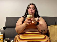 Enthousiasteling, Lieveling, Mooie dikke vrouwen, Bruinharig, Mollig, Aangekleed, Fetisj, Alleen