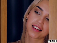 Блондинки, Минет, Лизание, Обнаженные, Натуральные сиськи, Оргии, Молоденькие, Втроем