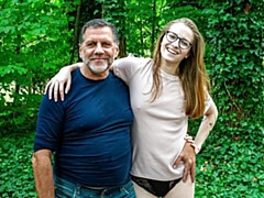 18 ans, Cul, Grosse bite, Sucer une bite, Seins naturels, De plein air, Maigrichonne, Nénés