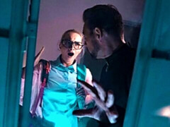 Blondine, Blasen, Brille, Hotel, Natürlichen titten, Rasiert, Entkleiden, Jungendliche (18+)