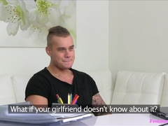 Amateur, Cul, Sucer une bite, En levrette, Femelle, Branlette thaïlandaise, Bureau