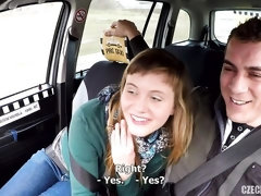 Culo grande, Rubia, Mamada, Coche, Estilo perrito, Penetracion con dedos, Gritar, Estriptis