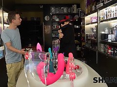 デカパイ, エロ熟女, 手コキする, 熟年, オマンコ, ストッキング, タトゥー, おもちゃ