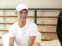 18, デカチン, ブロンド, フェラチオ, フェティッシュ, 手コキする, Hd, 熟年