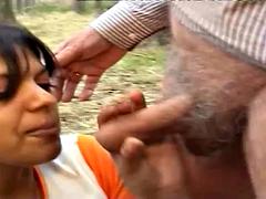 Chica, Mamada, Morena, Maduro, Madres para coger, Al aire libre, Adolescente, Tetas