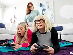 Пальцем, Лесбиянка, Белье, Мастурбация, Тощие, Страпон, Стриптизерша, Сиськи