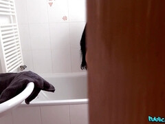 Arsch, Bad, Braunhaarige, Im freien, Piercing, Pov, Öffentlich, Spanner