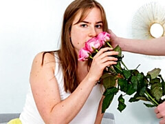 18 años, Culo grande, Verga grande, Tetas grandes, Mamada, Estilo perrito, Cabello corto, Flaco