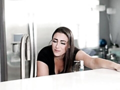 Grosser arsch, Blasen, Braunhaarige, Küche, Lecken, Milf, Muschi, Entkleiden