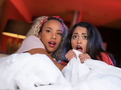 ブロンド, 黒人, 異人種間, キス, レズビアン, なめる, オナニー, ストリッピング