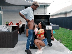 デカ尻, デカチン, 黒人, フェラチオ, 茶髪の, チン, アウトドア