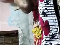 Sexy Indian Girl Shows Boobs