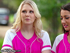 18 años, Besar, Lesbiana, Realidad, Afeitado, Adolescente, Trio