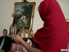 Arabisch, Grote mammen, Pijpbeurt, Hardcore, Likken, Kut duiken, Tatoeage, Tieten likken