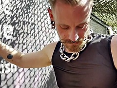 Sucer une bite, Partouze, Homosexuelle, Groupe, Orgie, Fête, Tatouage, Adolescente