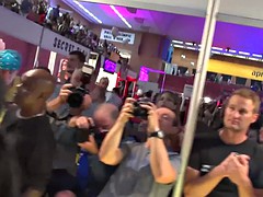 Tussi, Blondine, Europäisch, Fingern, Hd, Lesbisch, Öffentlich, Spanisch