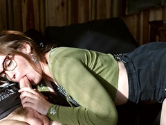 Blasen, Braunhaarige, Hundestellung, Hd, Lecken, Natürlichen titten, Rau, Titten