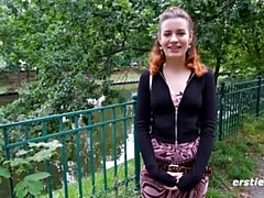 Amateur, Brunette brune, Gode, Doigter, Allemand, Seins naturels, Chatte, Tatouage