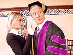 Sucer une bite, En levrette, Embrassement, Lingerie, Rasée, Maigrichonne, Adolescente, Nénés