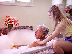 フェラチオ, 口内発射, イく瞬間, 娘, Hd, スパンキング, 禁句, 三人