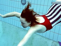 18 ans, Amateur, Plage, Lesbienne, Nue, Piscine, Public, Adolescente