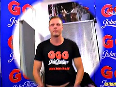 In den arsch, Grosser schwanz, Blasen, Braunhaarige, Handjob, Milf, Verführt, Jungendliche (18+)