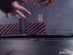 Culo grande, Tetas grandes, Estilo perrito, Europeo, Corridas faciales, Perforación, Coño, Cabello corto