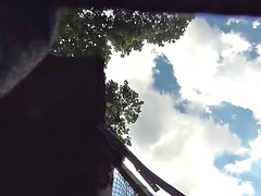 Negro, Bajo la falda, Voyeur
