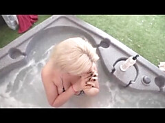 Grote mammen, Oudere vrouw, Handbeurt, Huisvrouw, Rijpe lesbienne, Moeder, Orgasme, Vrouw