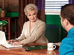 Grote kont, Grote lul, Grote mammen, Blond, Pijpbeurt, Hondjeshouding, Rijpe lesbienne, Kort haar