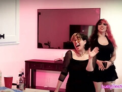 18 jaar, Grote lul, Pijpbeurt, Kwartet, Vriendin, Groep, Tiener, Tieten likken