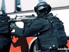 デカチン, デカパイ, フェラチオ, エロ熟女, バック, 手コキする, 淫乱熟女, タトゥー