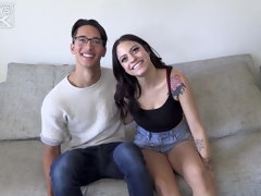 Cul, Sucer une bite, En levrette, Branlette thaïlandaise, Embrassement, Chatte, Dénudage, Adolescente