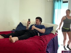 Blondine, Familie, Selbstgemacht, Natürlichen titten, Realität, Stiefmutter, Taboo, Spanner