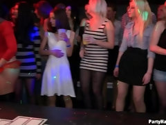 Laarzen, Bruinharig, Aangekleed, Dansen, Brillen, Groep, Handbeurt, Zuigen