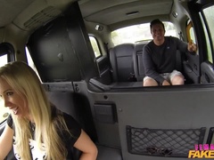 Lécher le cul, Gros seins, Tromperie, Couple, Masturbation, De plein air, Chatte, Nénés