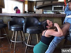 Большая жопа, Большие сиськи, Минет, Секс без цензуры, Огромные размеры, Межрасовый секс, Бритые, Сиськи